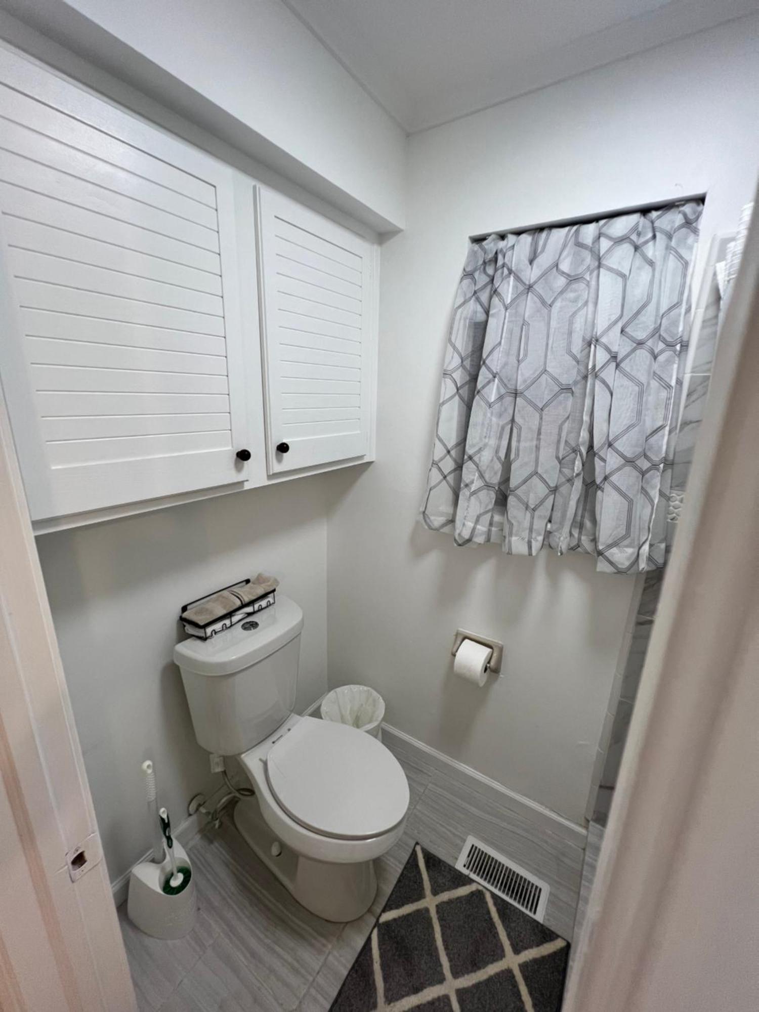 Cozy Private Suite 5 Min From Saint Francis Hospital And Woodland Hills Mall Tulsa Luaran gambar